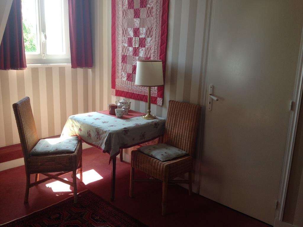 La Liniere Bed and Breakfast La Rivière-Saint-Sauveur Δωμάτιο φωτογραφία