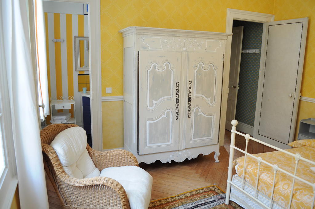 La Liniere Bed and Breakfast La Rivière-Saint-Sauveur Δωμάτιο φωτογραφία