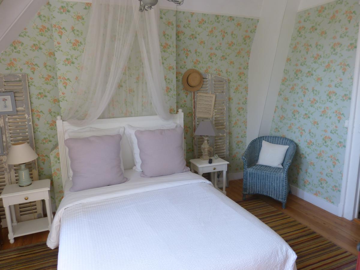 La Liniere Bed and Breakfast La Rivière-Saint-Sauveur Εξωτερικό φωτογραφία